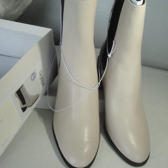 A New Day Bone Colored Itzel Style Ladies Boots Size 6.5 - Picture 2 of 7